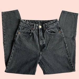 Black Zara straight leg Jeans (no indication it’s zara just has a zara button)